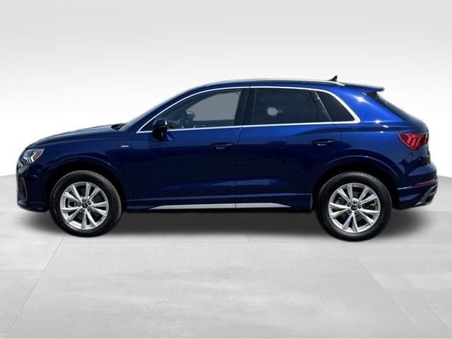 Certified 2025 Audi Q3 2.0T Premium w/ Convenience Package AWD/4WD image 4