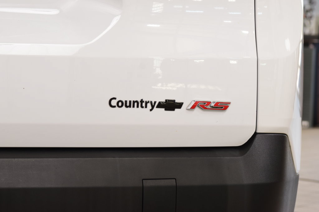 Used 2023 Chevrolet Traverse RS w/ LPO, Floor Liner Package AWD/4WD image 24