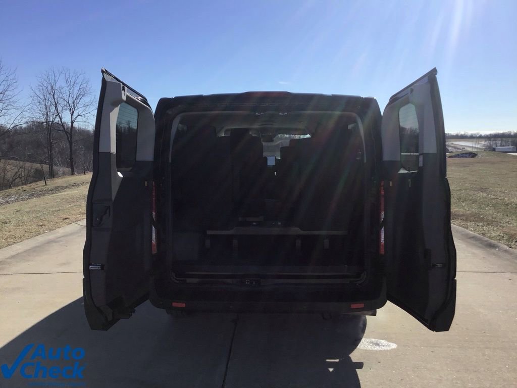 Used 2023 Ford Transit 350 148 Low Roof Wagon image 5