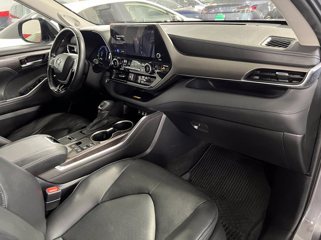 Used 2023 Toyota Highlander Limited AWD/4WD image 27