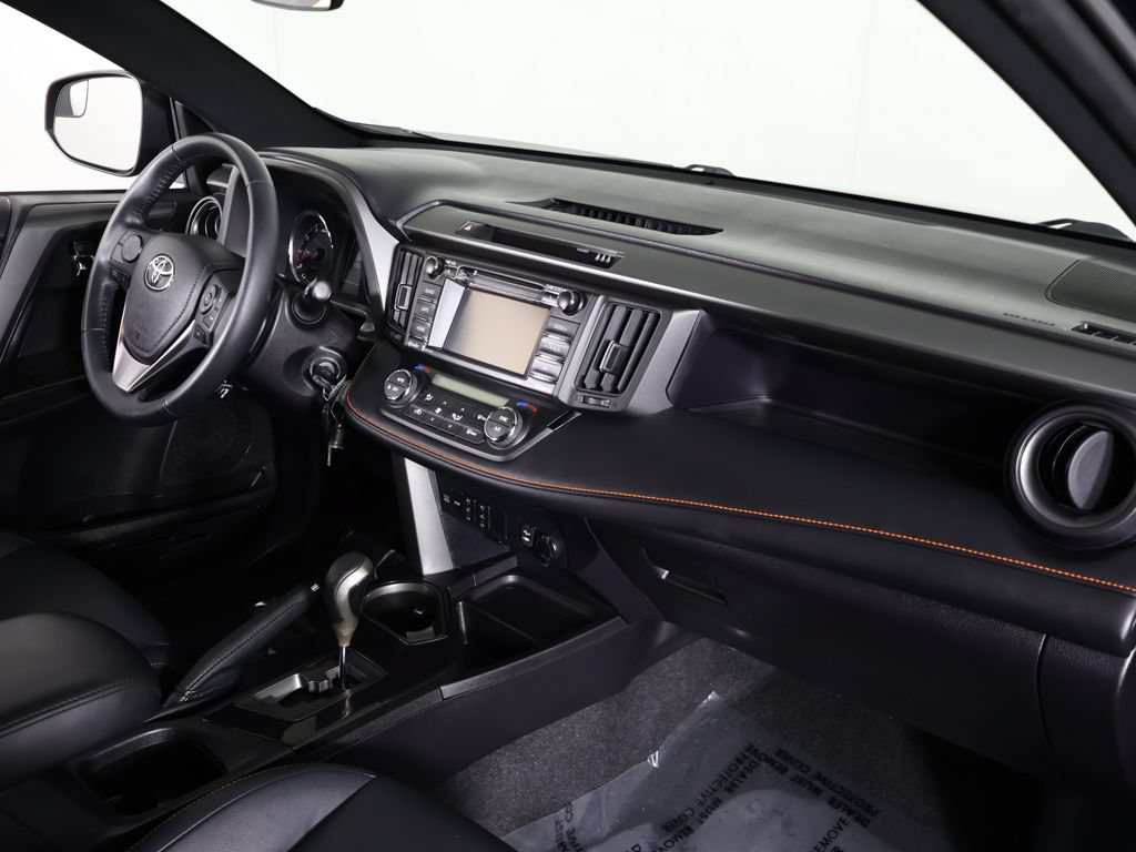 Used 2017 Toyota RAV4 SE AWD/4WD image 28