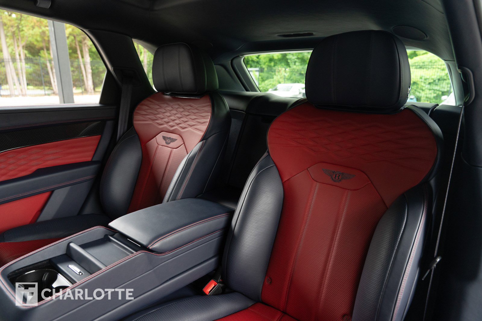 Used 2023 Bentley Bentayga Extended Wheelbase image 39