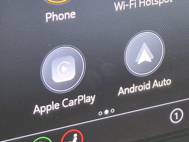 Used 2020 Chevrolet Traverse LT w/ Driver Confidence II Package AWD/4WD image 3