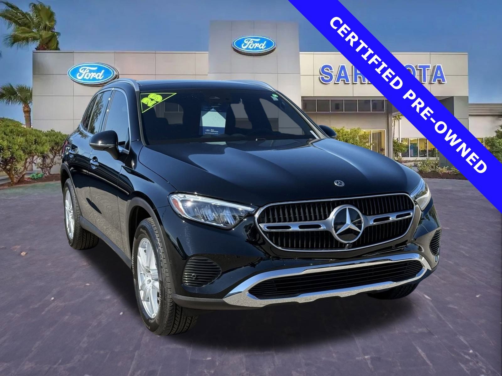 Used 2025 Mercedes-Benz GLC 300 image 1