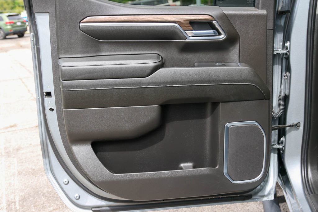 Used 2024 Chevrolet Silverado 1500 LT Trail Boss w/ Convenience Package II AWD/4WD image 15