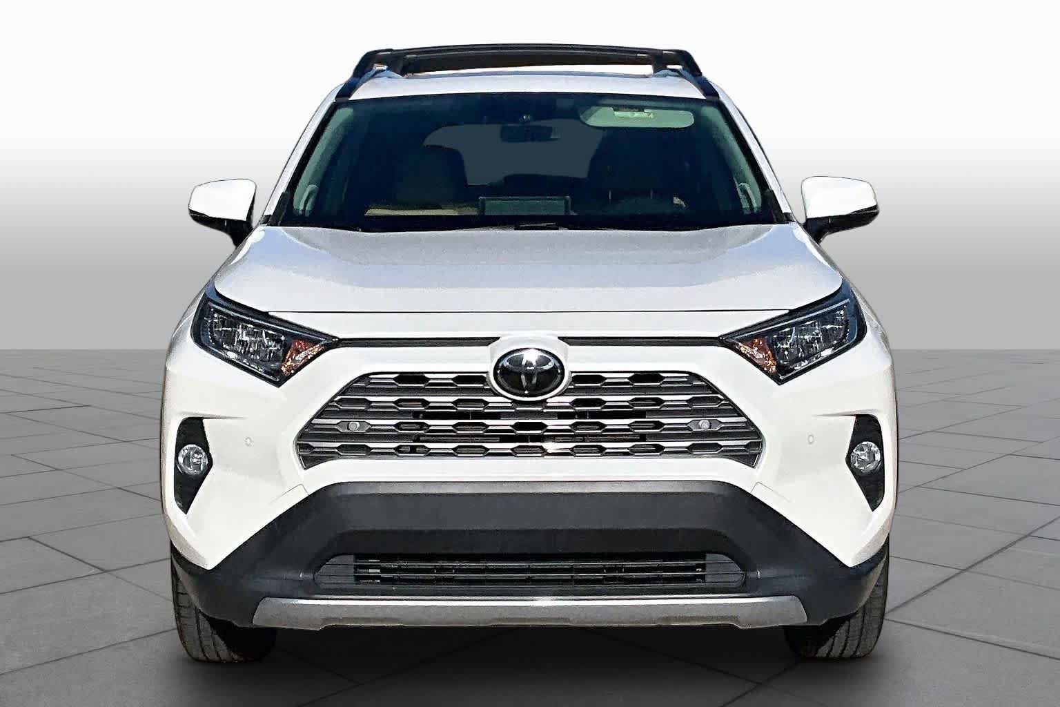 Used 2019 Toyota RAV4 Limited w/ Cold Weather Package AWD/4WD image 4
