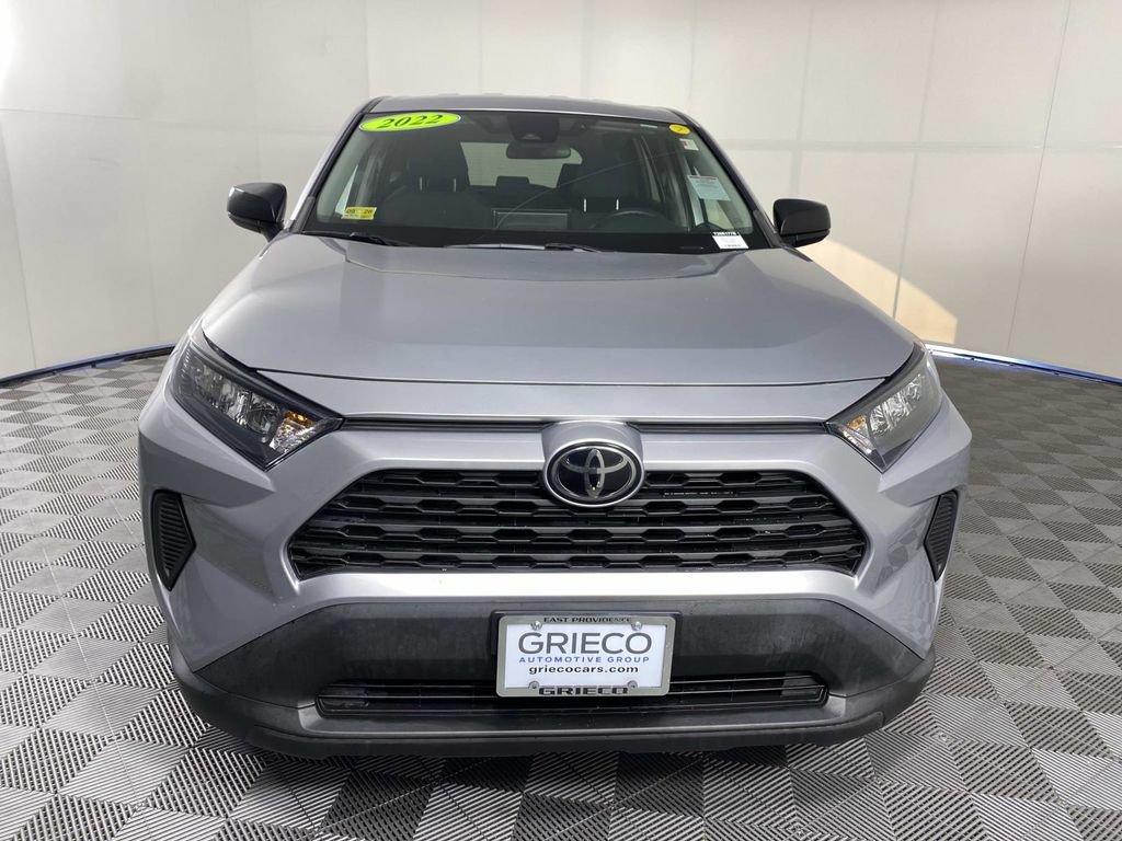 Used 2022 Toyota RAV4 LE AWD/4WD image 3