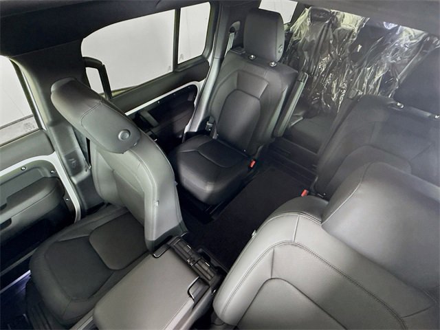 New 2026 Land Rover Defender 130 X-Dynamic SE image 14
