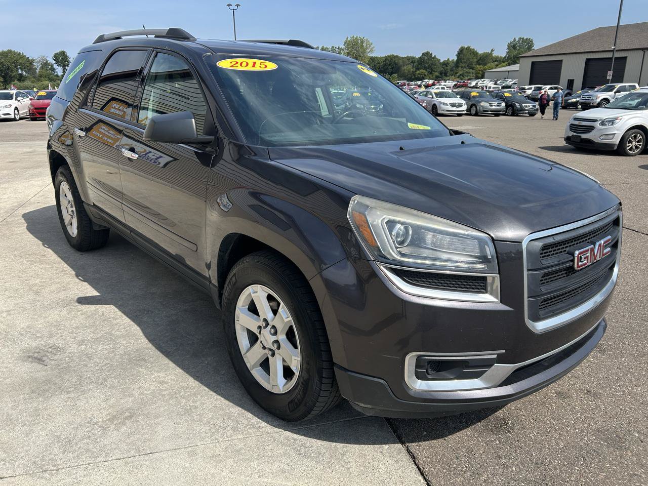 Used 2015 GMC Acadia SLE FWD image 3