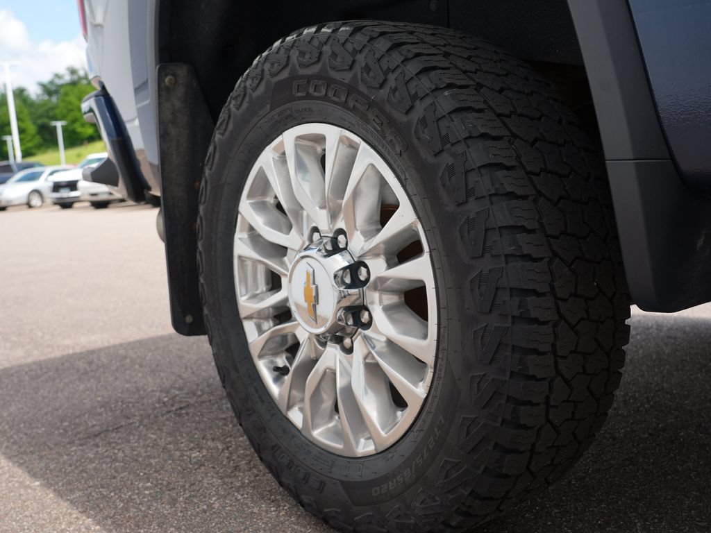 Used 2023 Chevrolet Silverado 3500 High Country w/ Z71 Off-Road Package AWD/4WD image 34