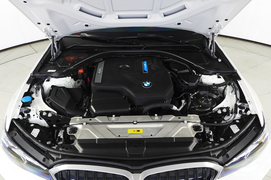 Used 2024 BMW 330e w/ Convenience Package RWD image 6