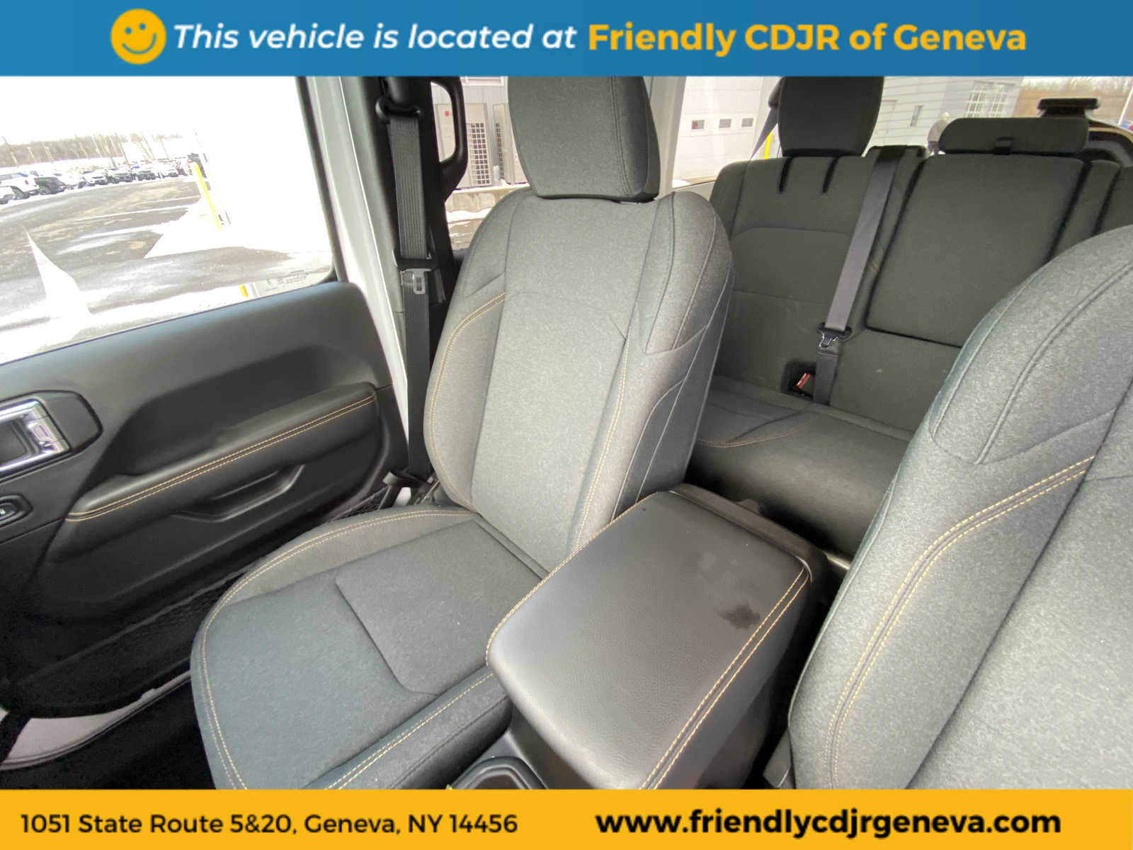 Used 2025 Jeep Wrangler Sahara image 11