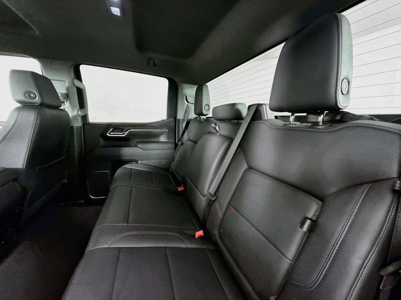 Used 2025 GMC Sierra 1500 SLT AWD/4WD image 28