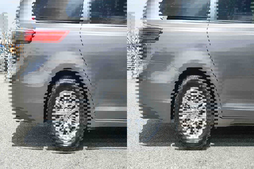 Used 2016 Toyota Sienna XLE image 10