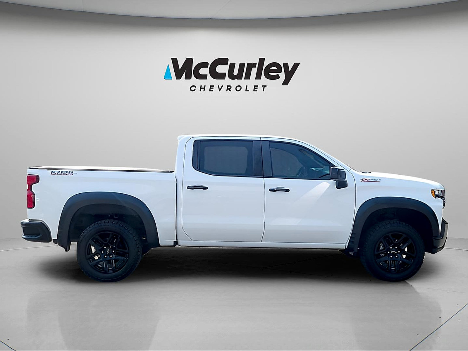 Used 2021 Chevrolet Silverado 1500 LT Trail Boss w/ Convenience Package II AWD/4WD image 8