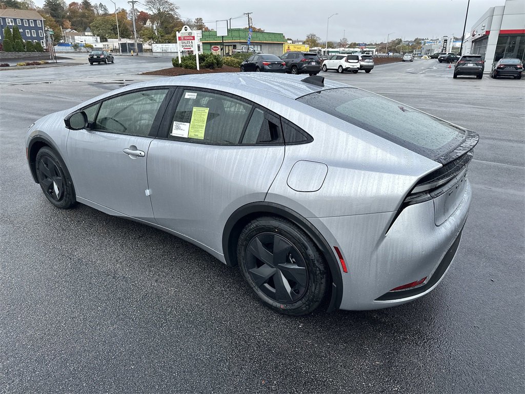 New 2026 Toyota Prius Plug-In Hybrid image 3