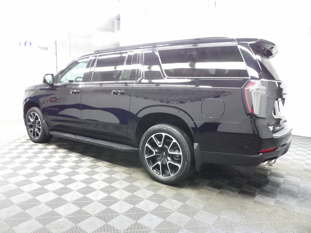Used 2026 Chevrolet Suburban RST w/ Comfort Package AWD/4WD image 7