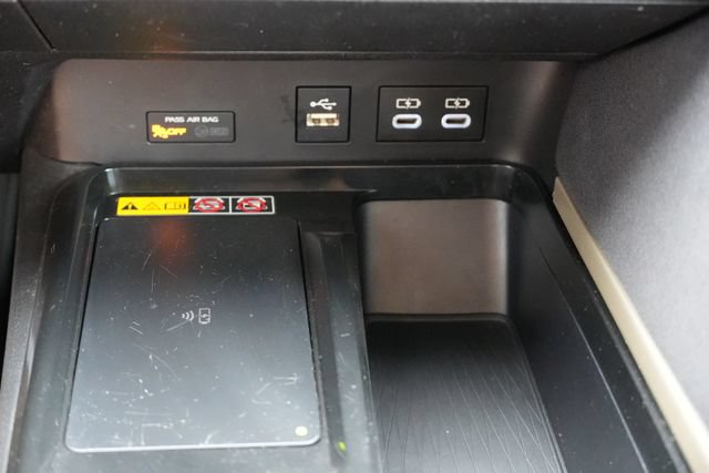Used 2025 Toyota Camry LE FWD image 35
