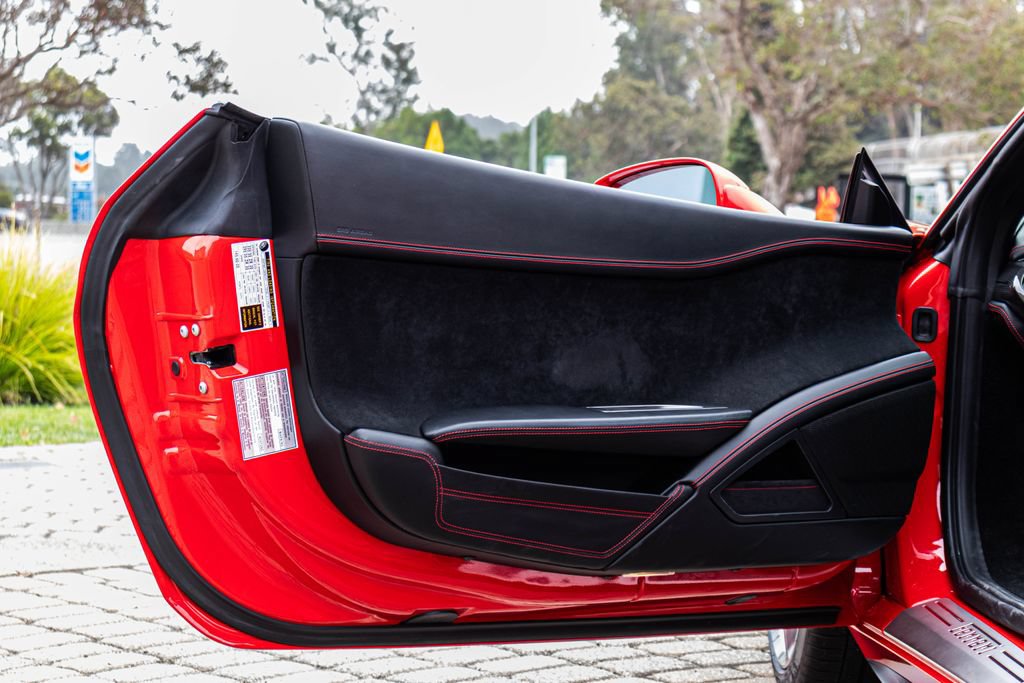 Used 2015 Ferrari 458 Italia Coupe RWD image 34