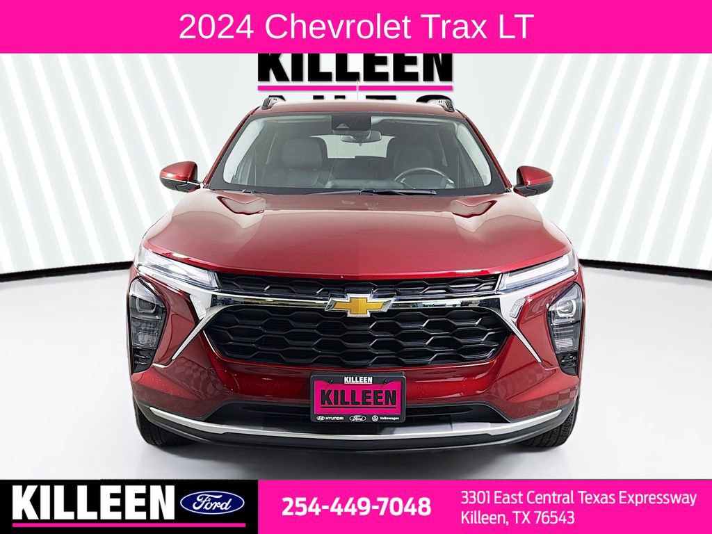 Used 2024 Chevrolet Trax LT w/ Driver Confidence Package image 2