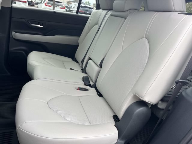 Used 2024 Toyota Grand Highlander AWD image 22