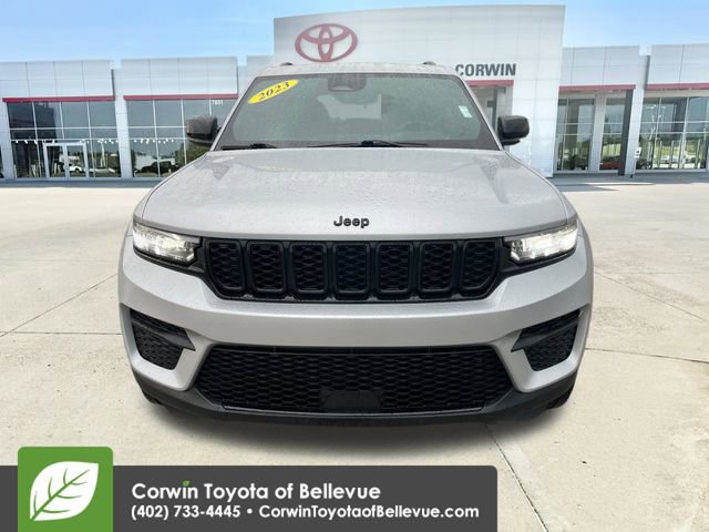 Used 2023 Jeep Grand Cherokee Altitude AWD/4WD image 14