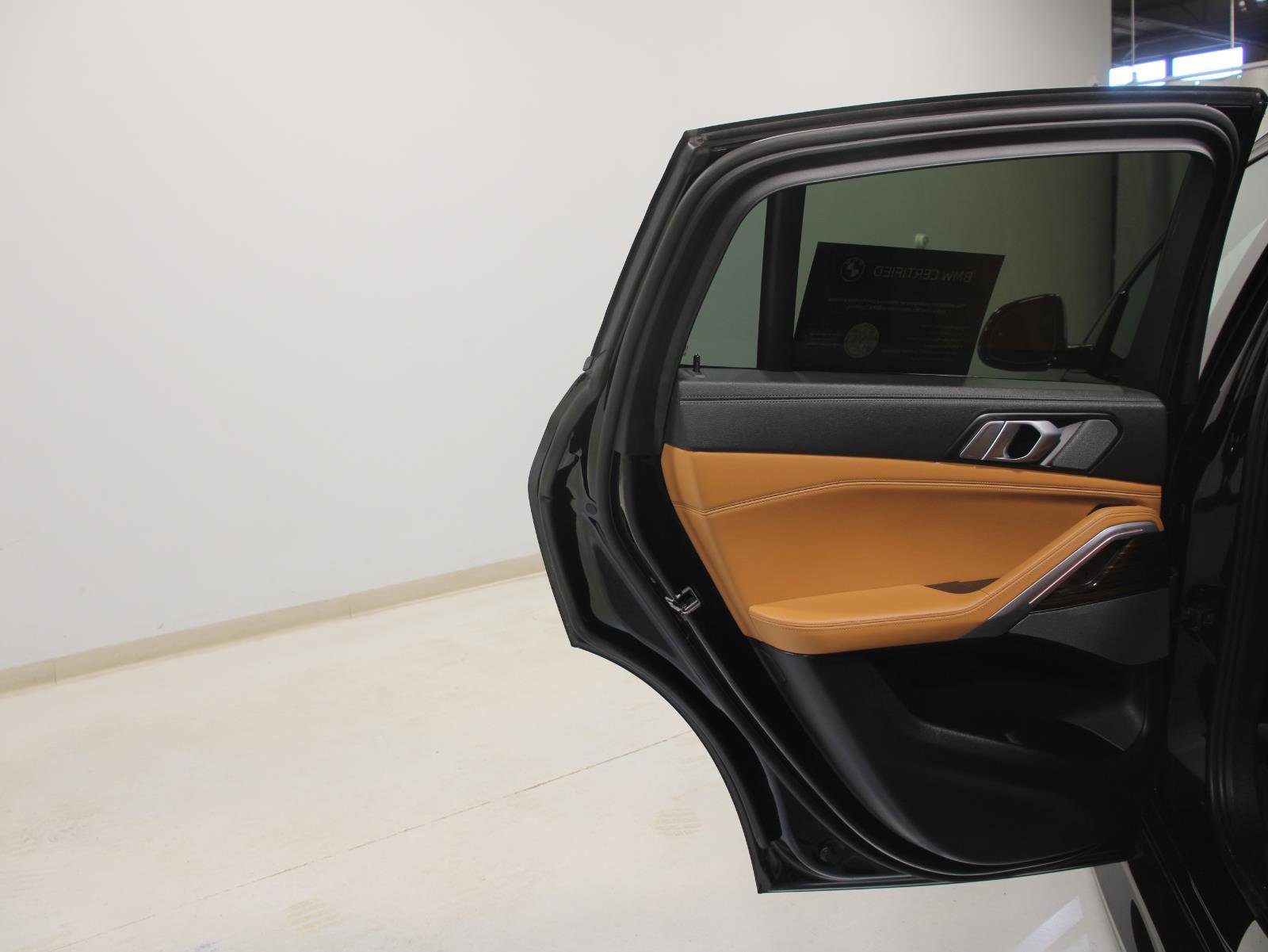 Certified 2023 BMW X6 xDrive40i w/ M Sport Package image 23