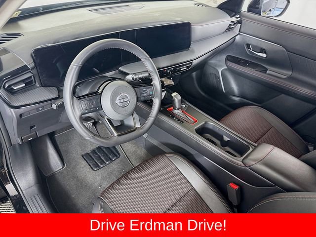 Used 2025 Nissan Kicks SR AWD/4WD image 7