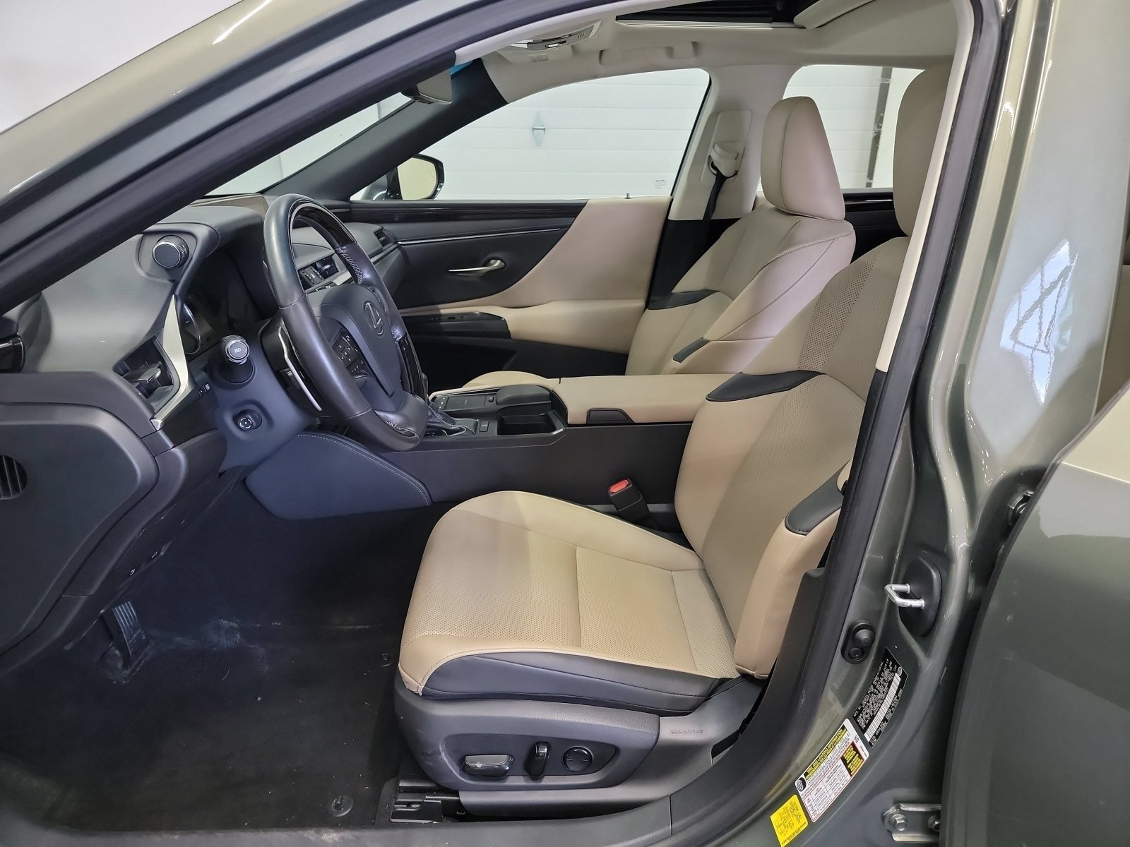 Used 2020 Lexus ES 350 w/ Premium Package FWD image 6