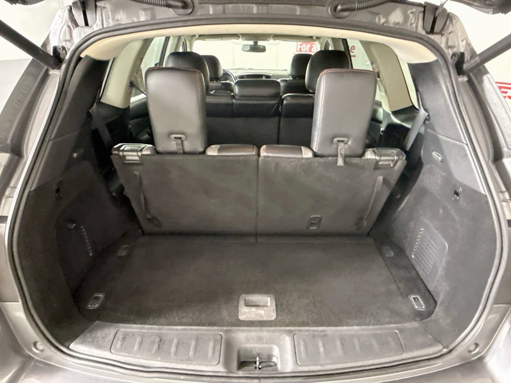 Used 2019 Nissan Pathfinder SL AWD/4WD image 31