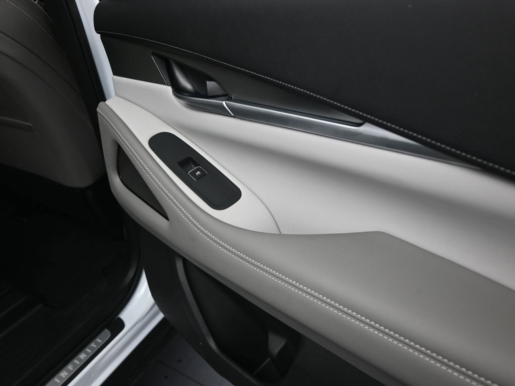 Used 2026 INFINITI QX60 Pure w/ Cargo Package image 23