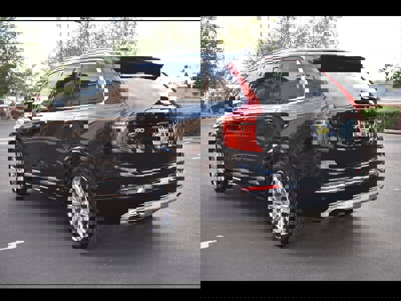 Used 2017 Volvo XC90 T8 Inscription w/ Luxury Package image 6