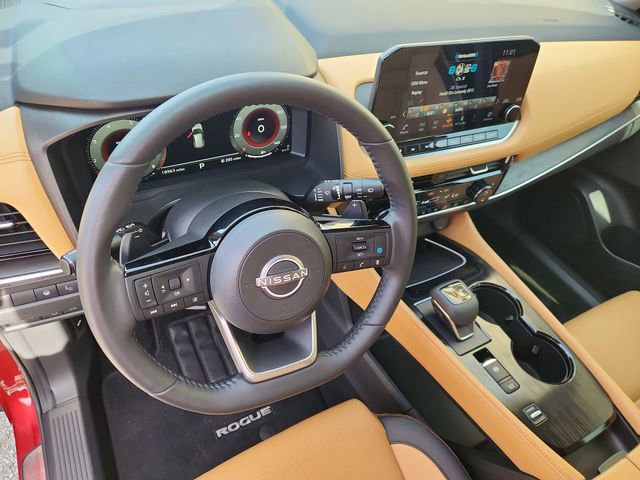 Used 2023 Nissan Rogue Platinum w/ Platinum Premium Package image 10