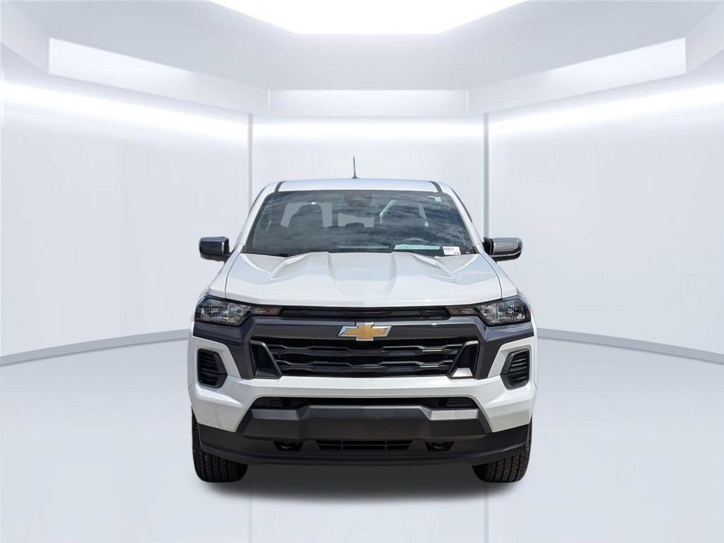 Used 2025 Chevrolet Colorado LT w/ Advanced Trailering Package AWD/4WD image 11
