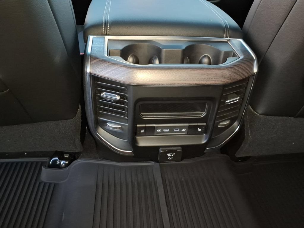 New 2026 RAM 2500 Laramie AWD/4WD image 11