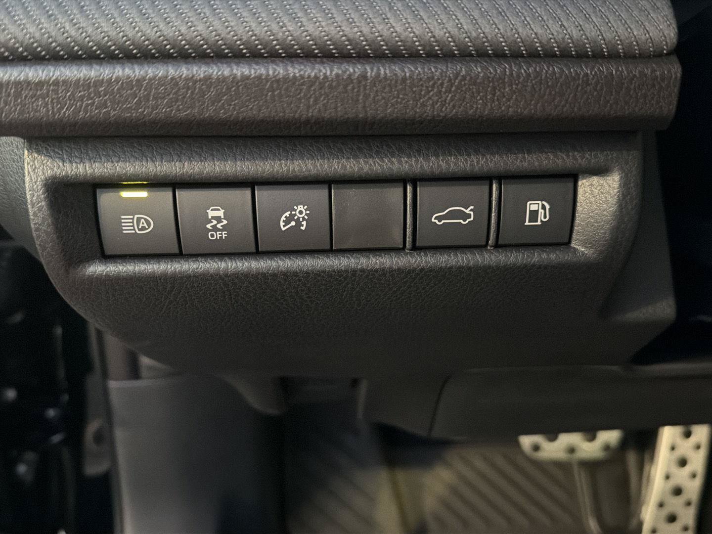 New 2026 Toyota Camry SE FWD image 19