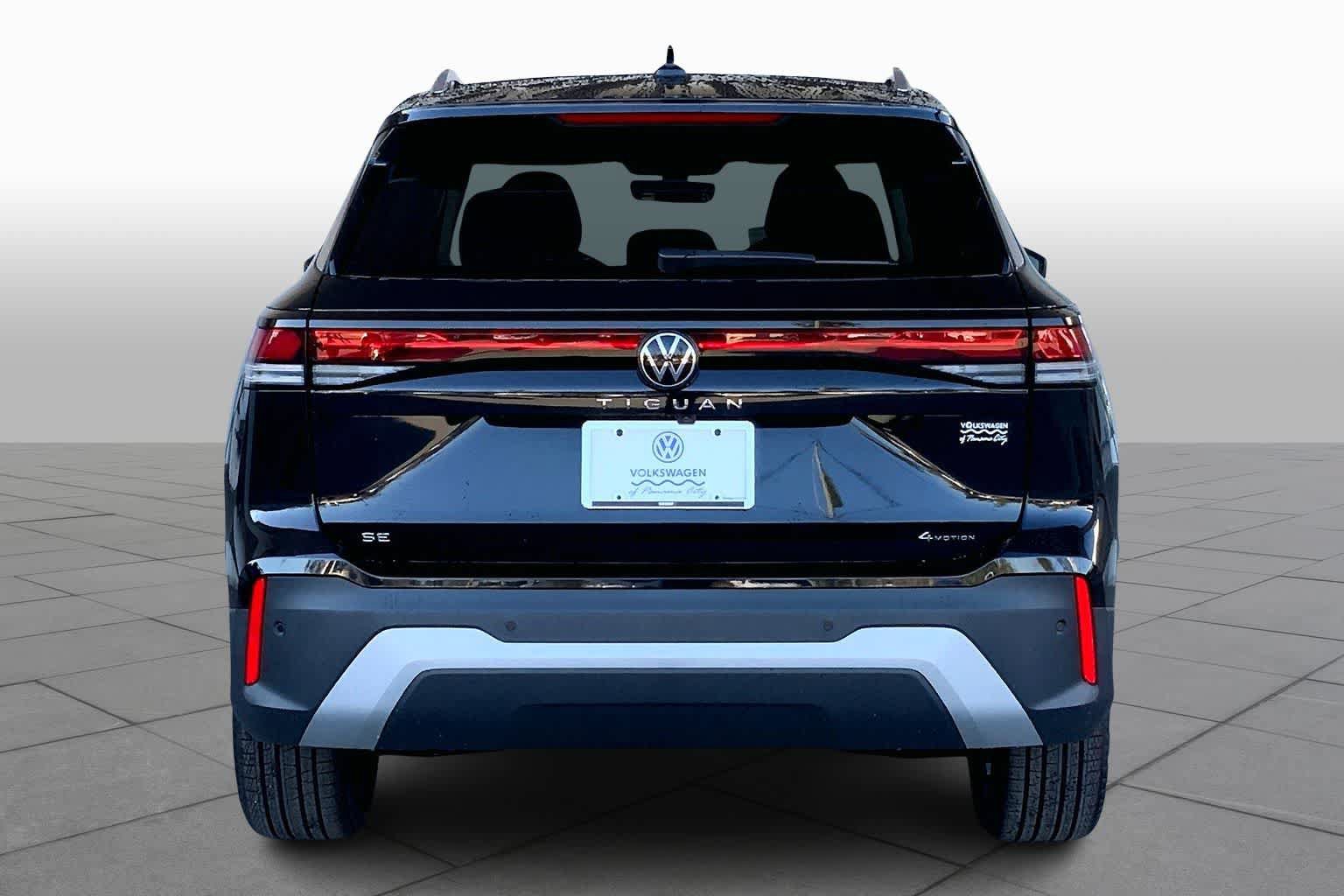 New 2026 Volkswagen Tiguan SE FWD image 4