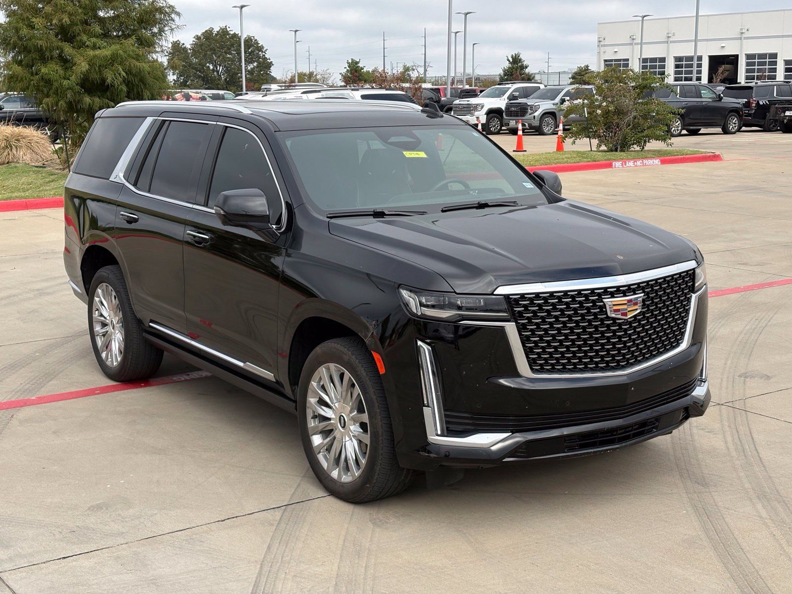 Used 2024 Cadillac Escalade Premium Luxury w/ Performance Package AWD/4WD image 10