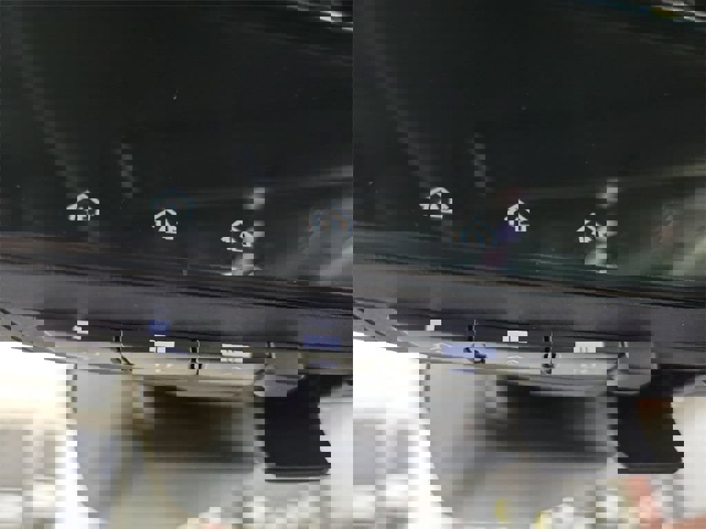 New 2024 Land Rover Discovery Sport Dynamic SE image 34