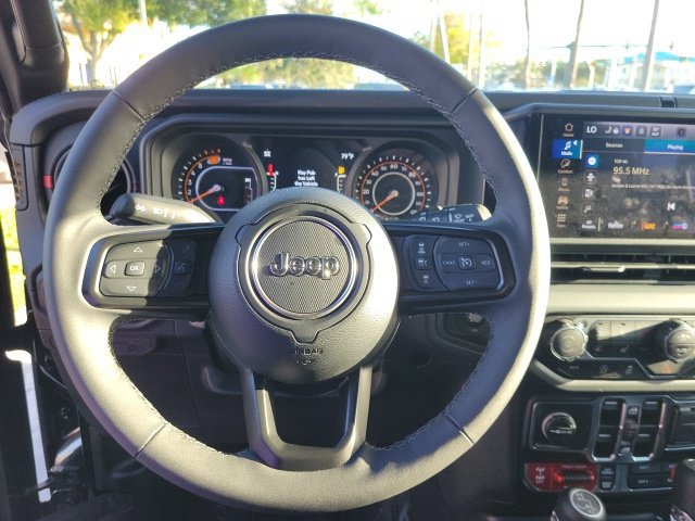 Used 2026 Jeep Wrangler Unlimited Rubicon AWD/4WD image 35