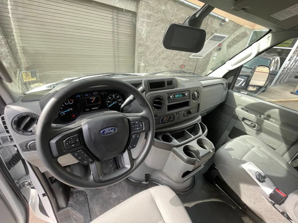 New 2024 Ford E-450 and Econoline 450 Super Duty w/ Driver's Safety Package RWD image 28