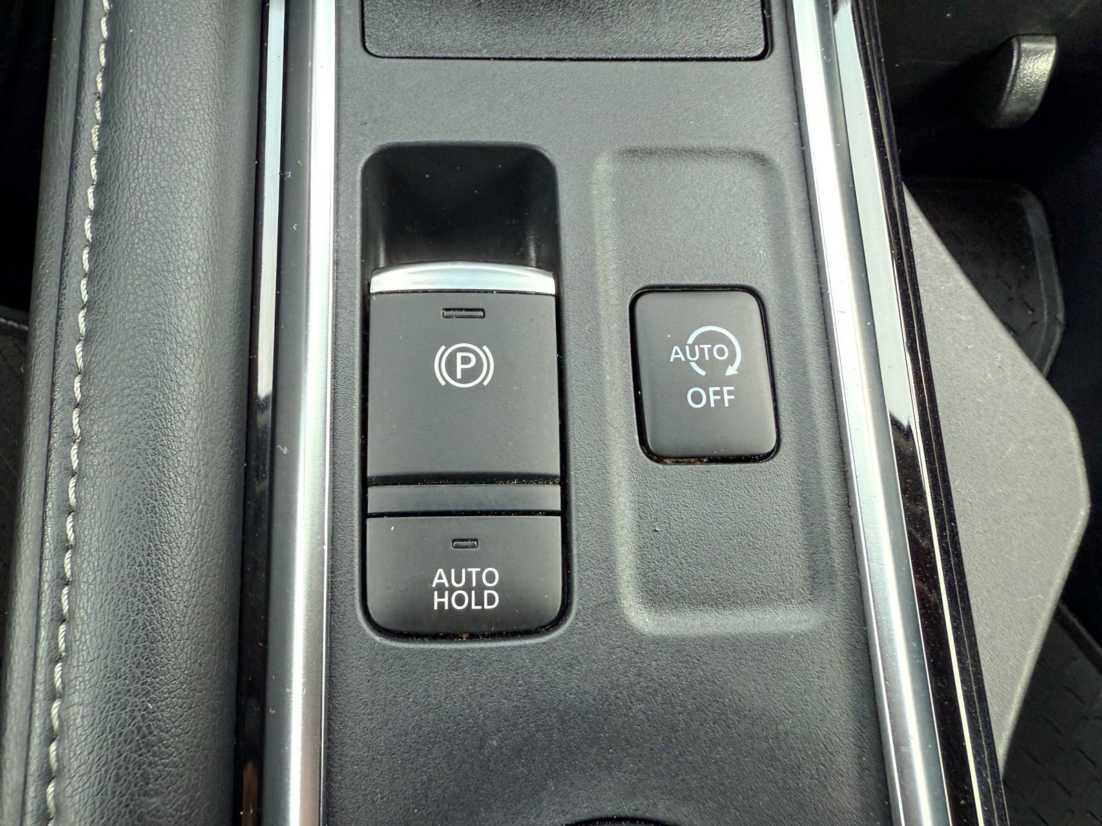 Used 2023 Nissan Pathfinder SL w/ SL Premium Package image 14