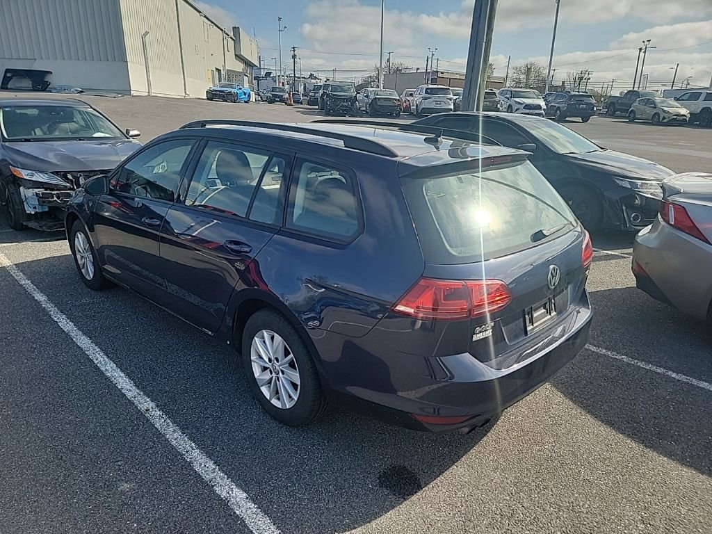 Used 2016 Volkswagen Golf S image 6