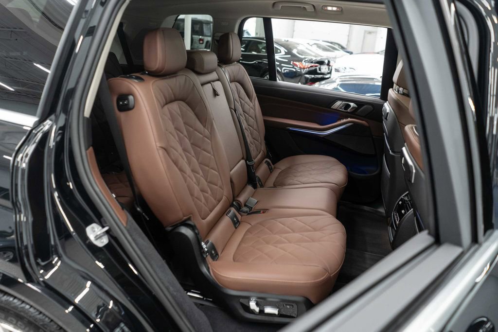 Used 2026 BMW X7 xDrive40i image 12