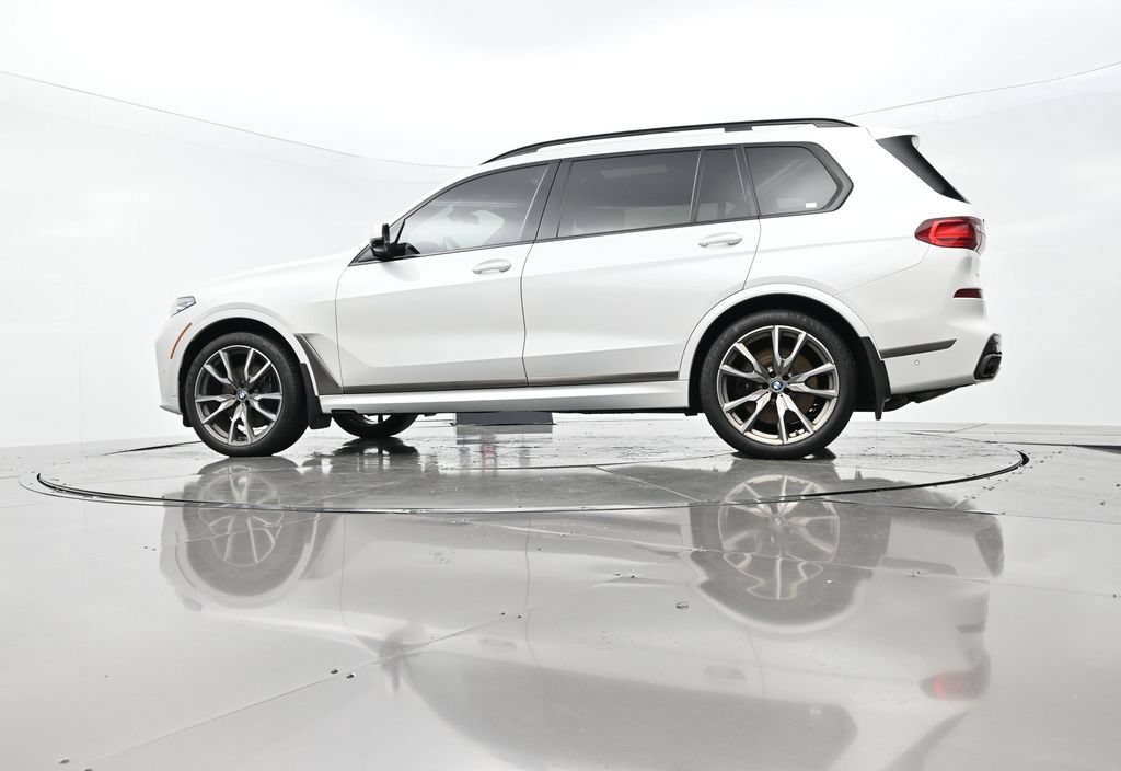 Used 2021 BMW X7 M50i w/ Dynamic Handling Package AWD/4WD image 54