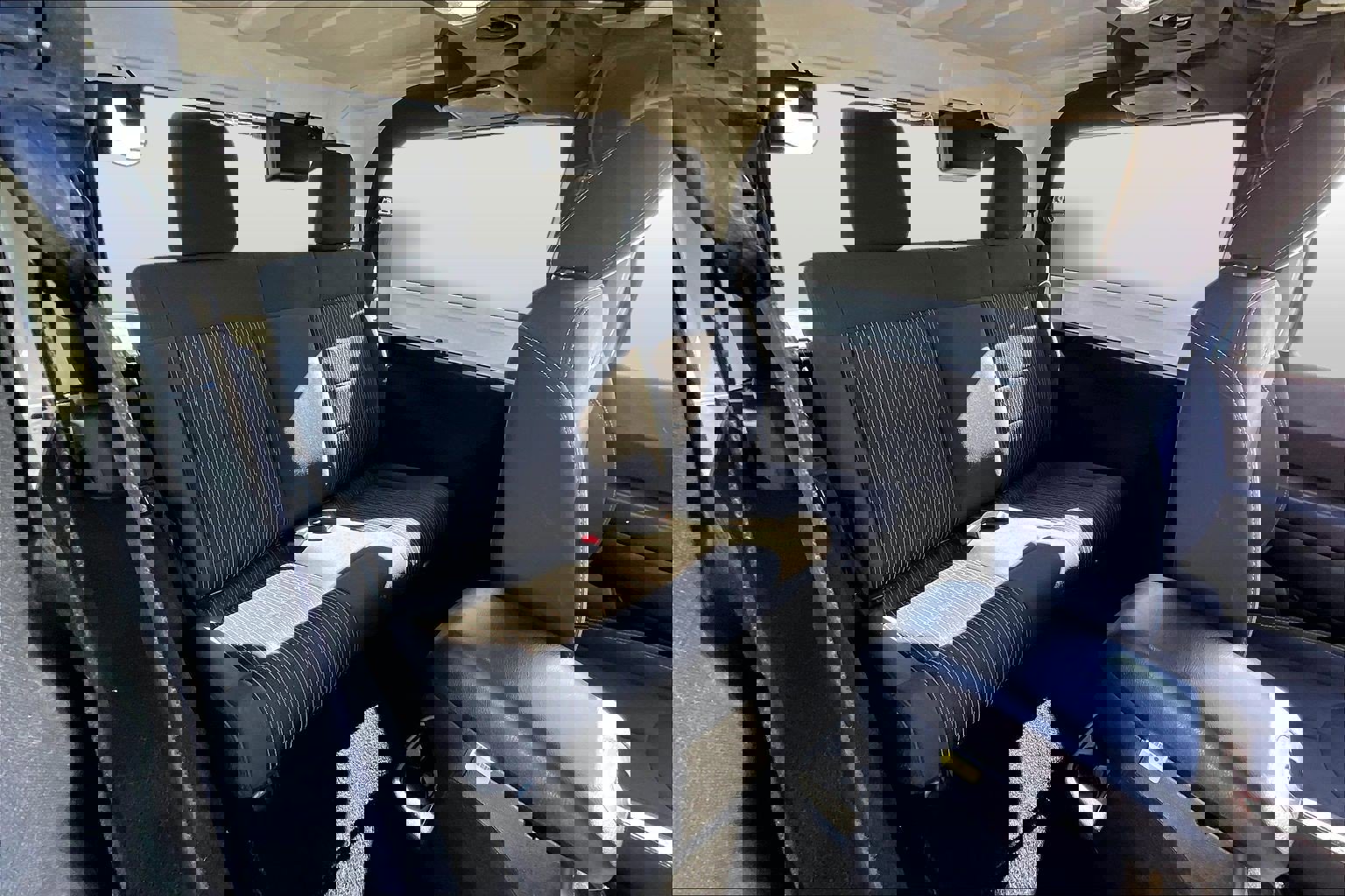 Used 2018 Jeep Wrangler Sahara w/ Connectivity Group image 22