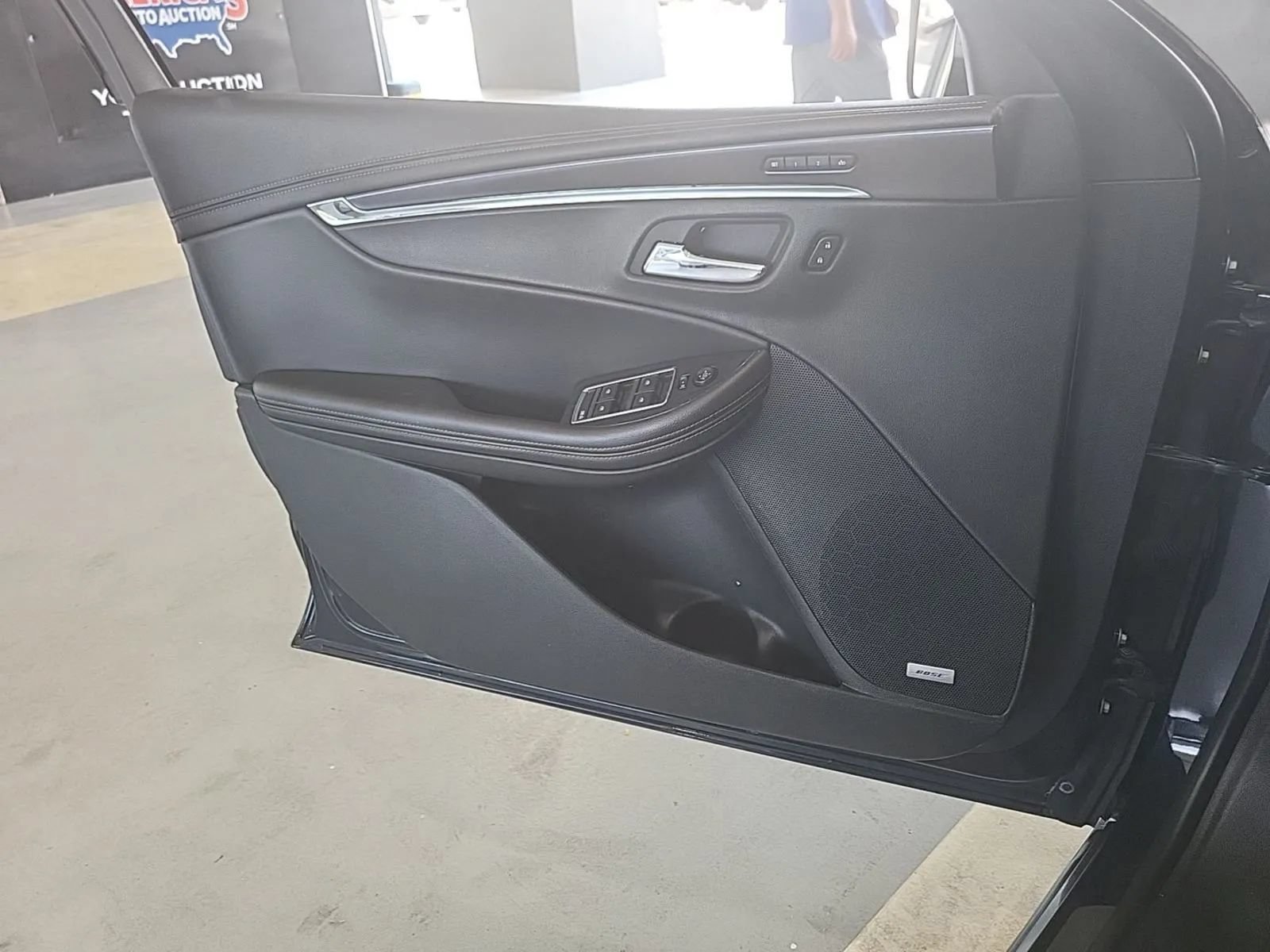 Used 2016 Chevrolet Impala LTZ w/ Enhanced Convenience Package FWD image 10