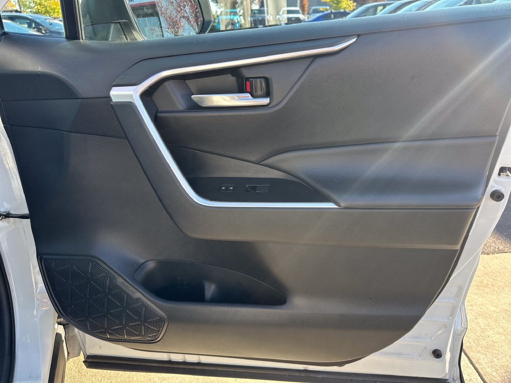 Certified 2021 Toyota RAV4 XLE AWD/4WD image 16