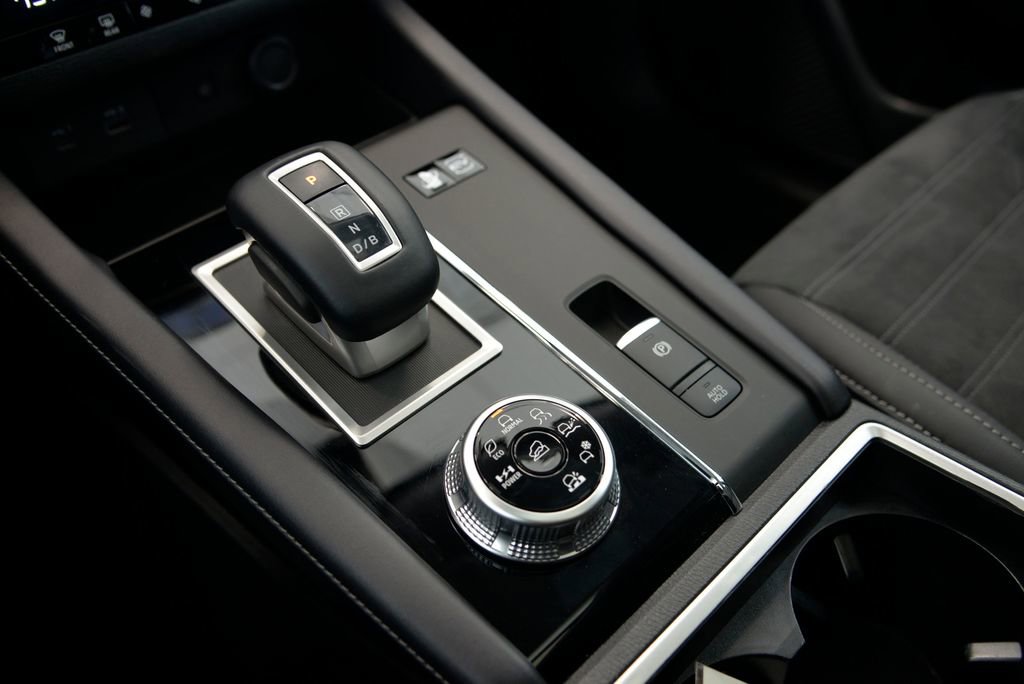 Used 2023 Mitsubishi Outlander SE image 26