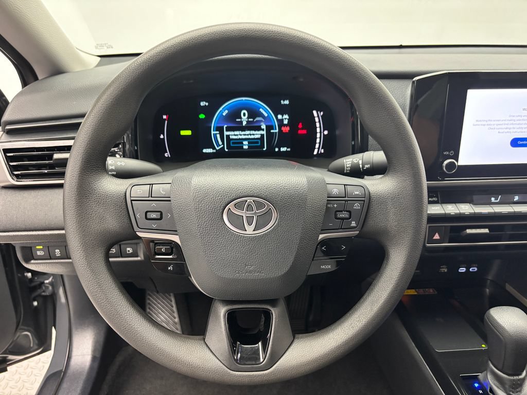 Used 2025 Toyota Camry LE FWD image 25